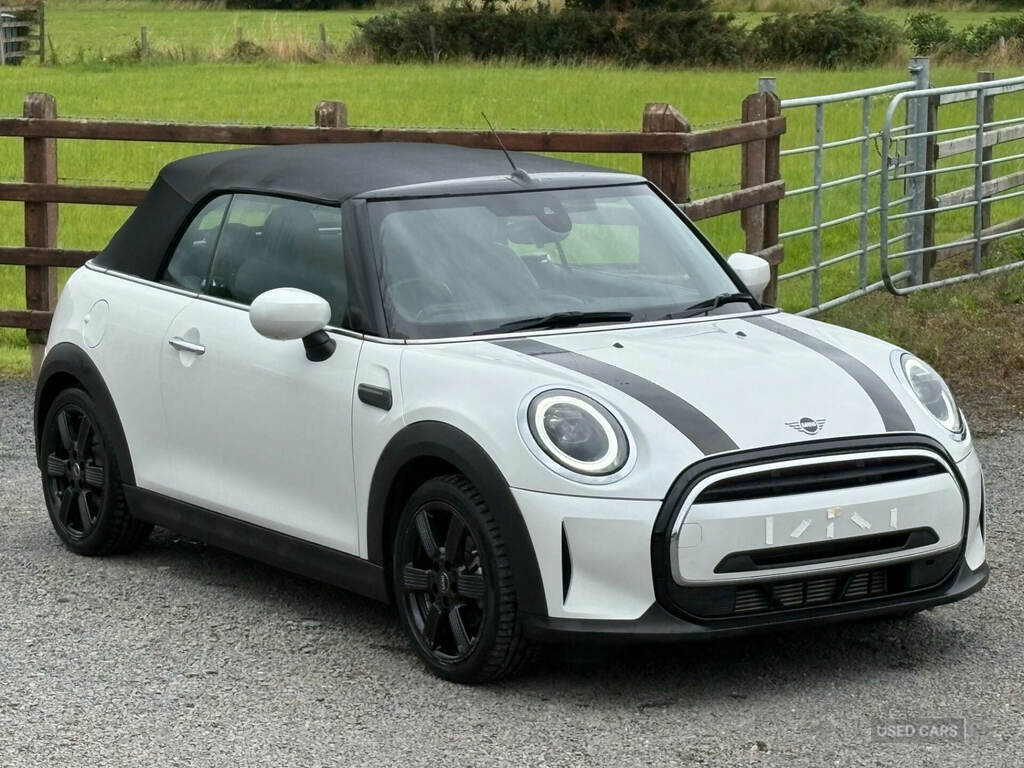 Mini Convertible 1.5 Cooper Classic White #2