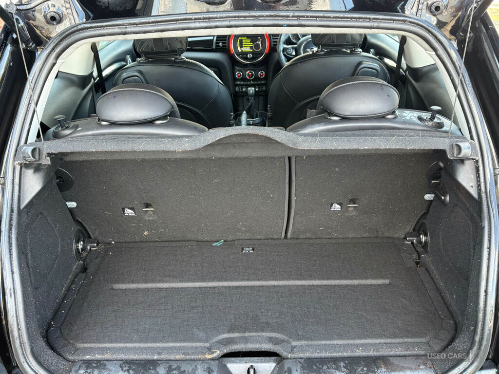 Mini Hatch 1.5 Cooper Seven Black #4