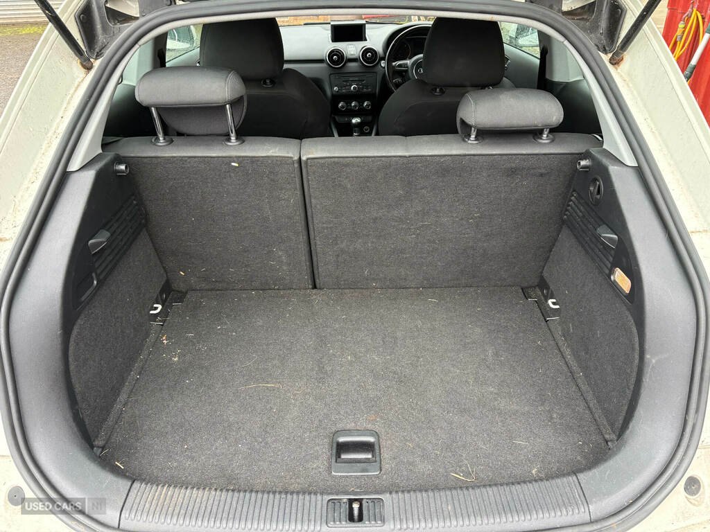 Audi A1 1.6 Tdi Sport White #4