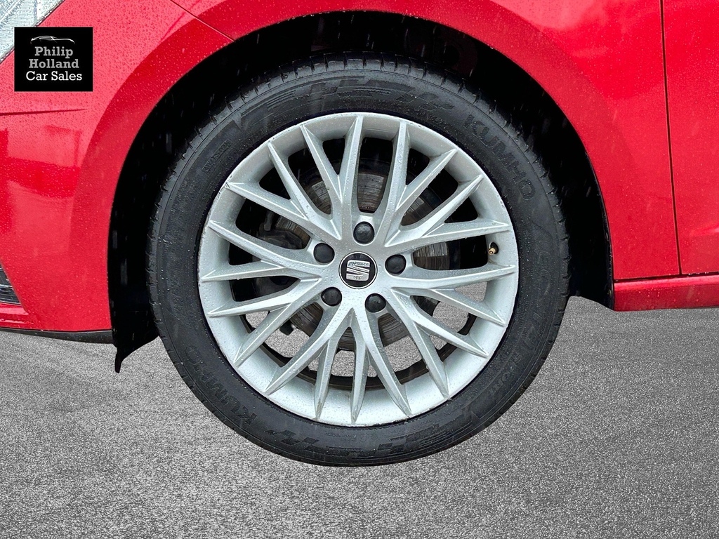 Seat Leon Hatchback SGZ1610 Red #4