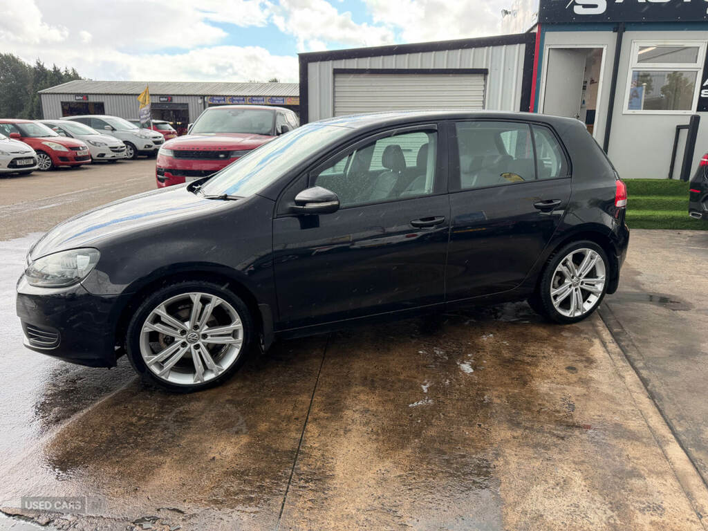 Volkswagen Golf 1.6 Tdi 105 Match FG12BVF Black #3