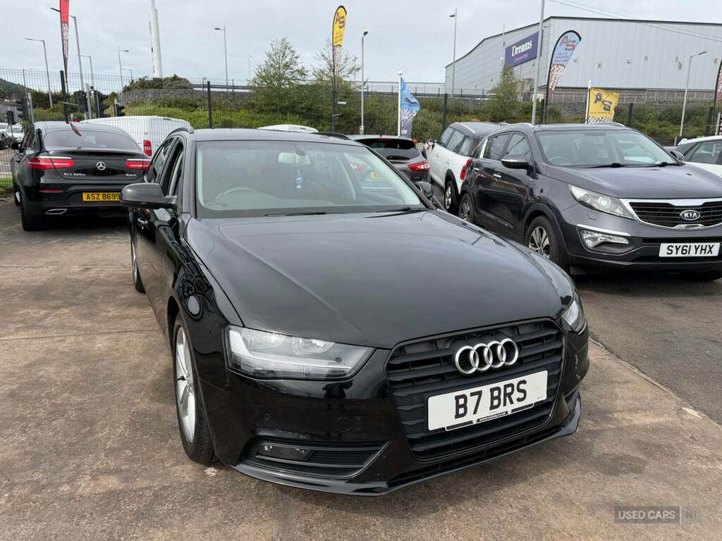 Audi A4 2.0 Tdi Ultra 136 Se Technik YO15OHG Black #3