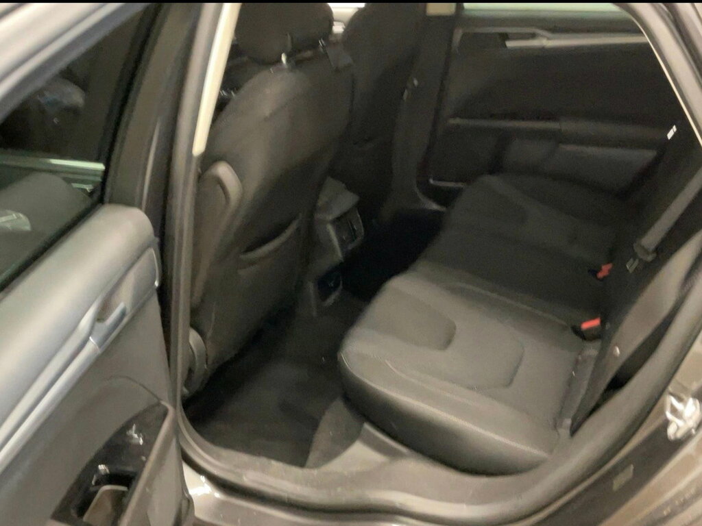 Ford Mondeo  Black #7