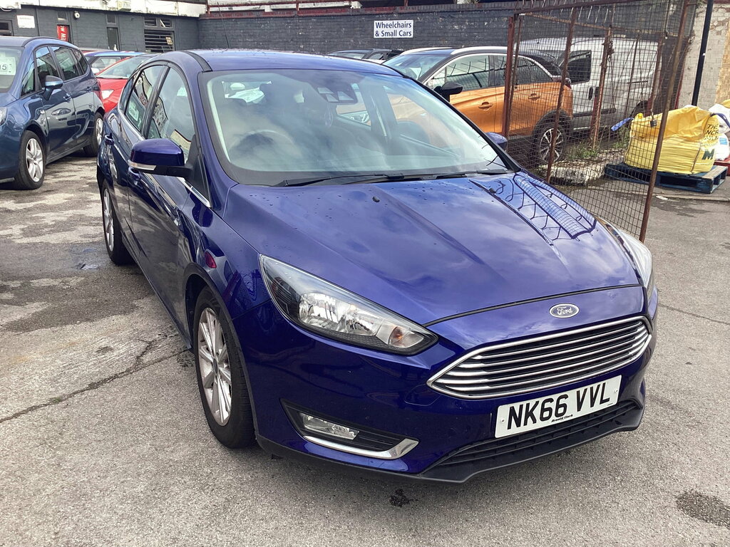 Ford Focus 1.5 Tdci Titanium Hatchback Euro Blue