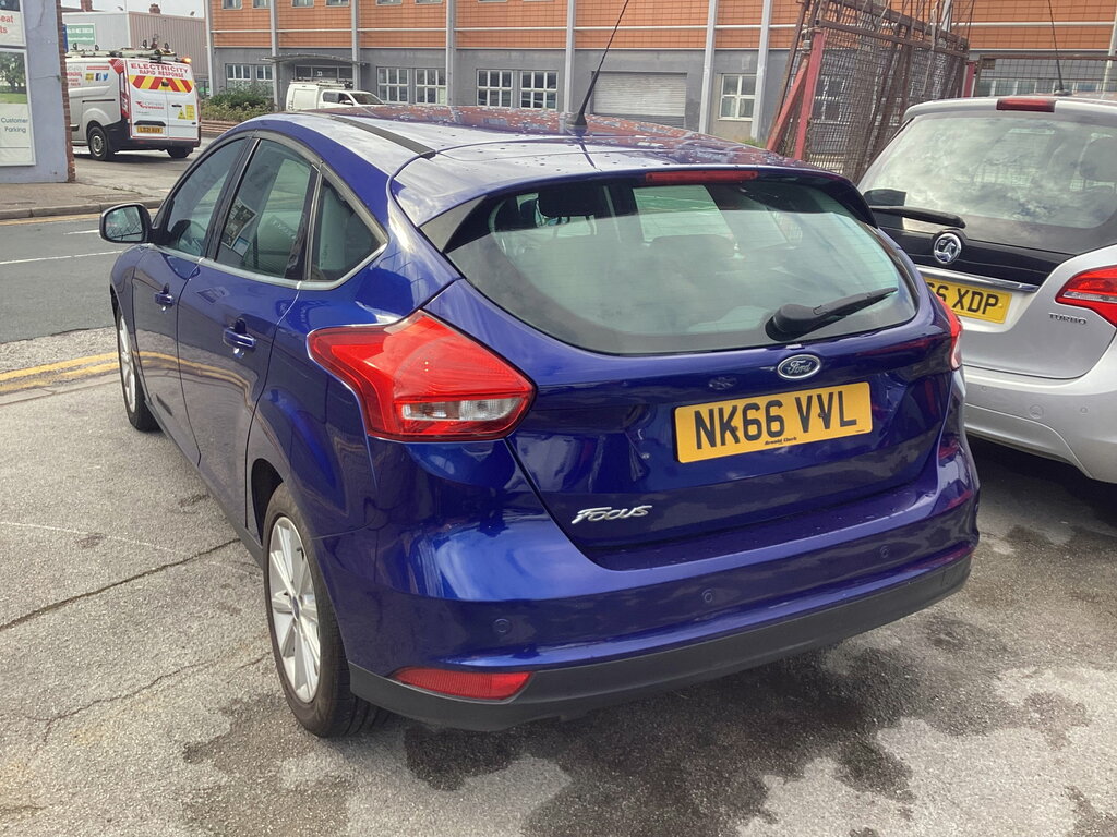 Ford Focus 1.5 Tdci Titanium Hatchback Euro NK66VVL Blue #6