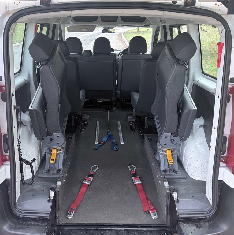 Peugeot Expert Tepee Hdi 7 Seats Wheelchair Accessible Vehicle Wav Di #6