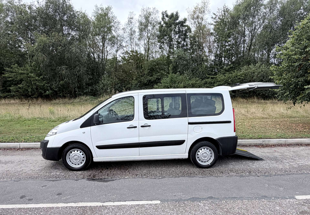Peugeot Expert Tepee Hdi 7 Seats Wheelchair Accessible Vehicle Wav Di