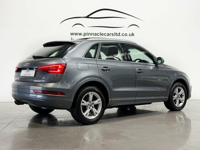Audi Q3 Suv 2.0 White #9