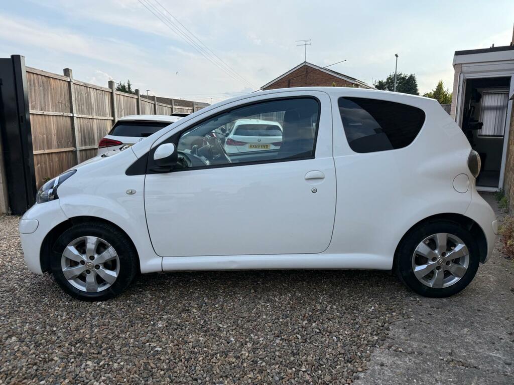 Toyota Aygo Go White #3