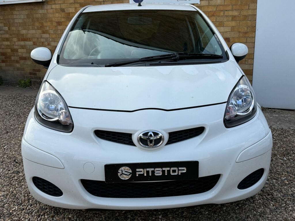 Toyota Aygo Go White #6