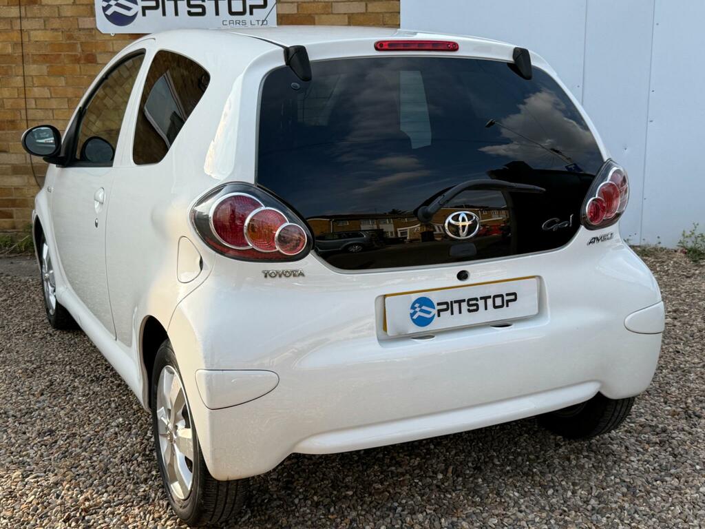 Toyota Aygo Go White #2