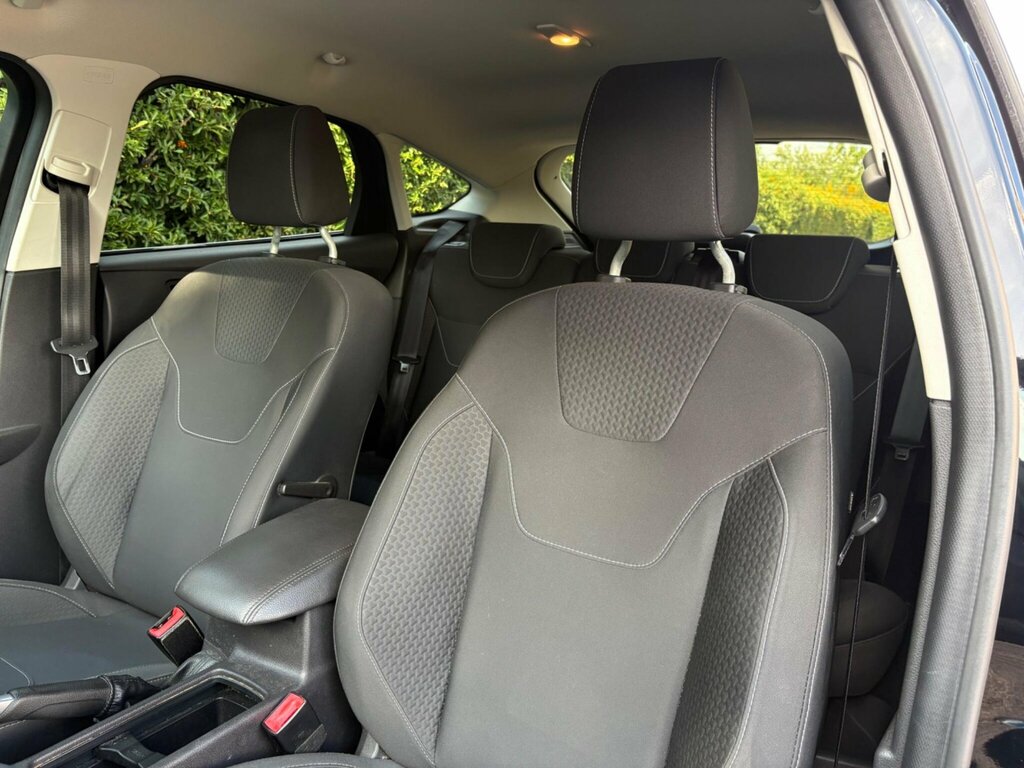 Ford Focus Hatchback Grey #23