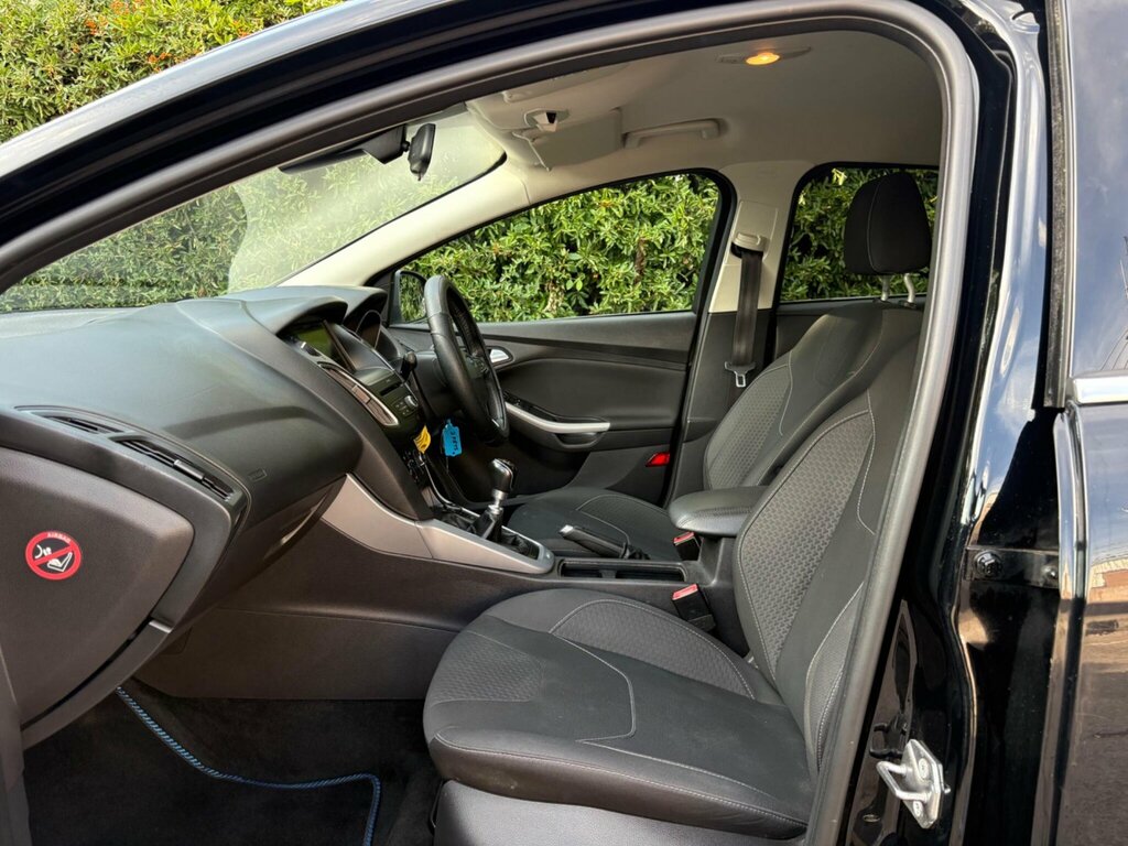 Ford Focus Hatchback Grey #24