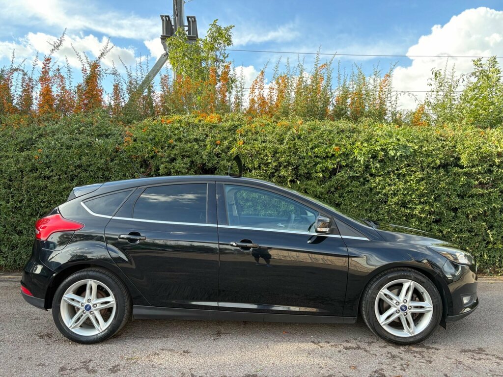 Ford Focus 1.5 Tdci Zetec Euro 6 Ss Black #4