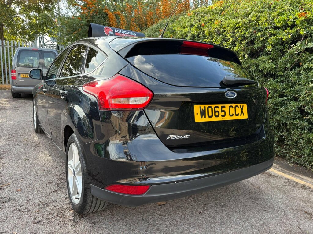 Ford Focus Hatchback Grey #10