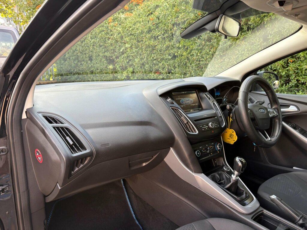 Ford Focus Hatchback Grey #20