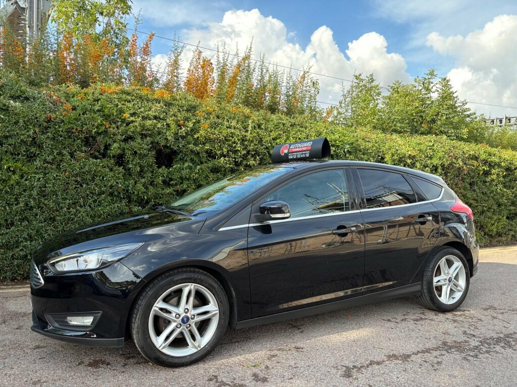 Ford Focus Hatchback Grey #7