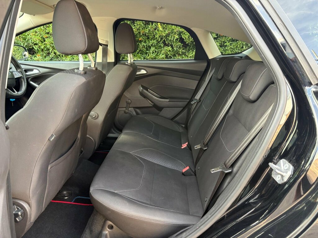 Ford Focus Hatchback Grey #21