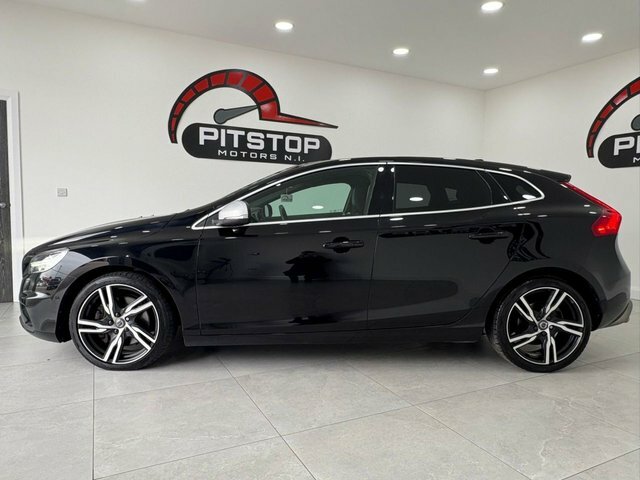 Volvo V40 D2 R-design Edition Hatchback KO19YYE Black #6