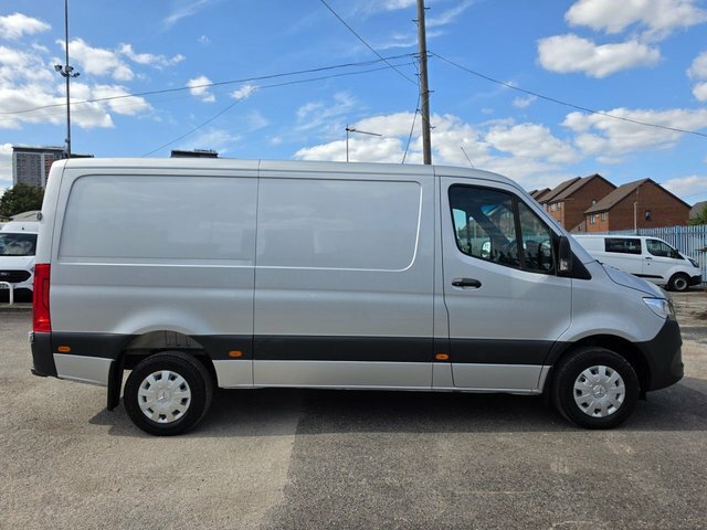 Mercedes-Benz Sprinter 2.1 314 Cdi Mwb G-tronic Rwd L2 H1 143 Bhp Euro Silver