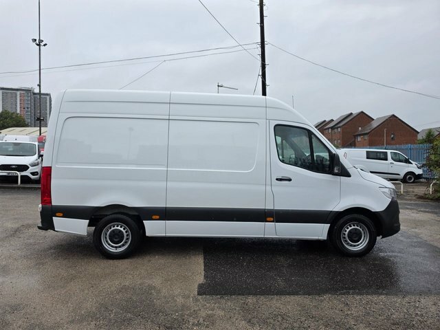 Mercedes-Benz Sprinter 2.0 315 Cdi Progressive Mwb Rwd L2 H2 150 Bhp Eur White