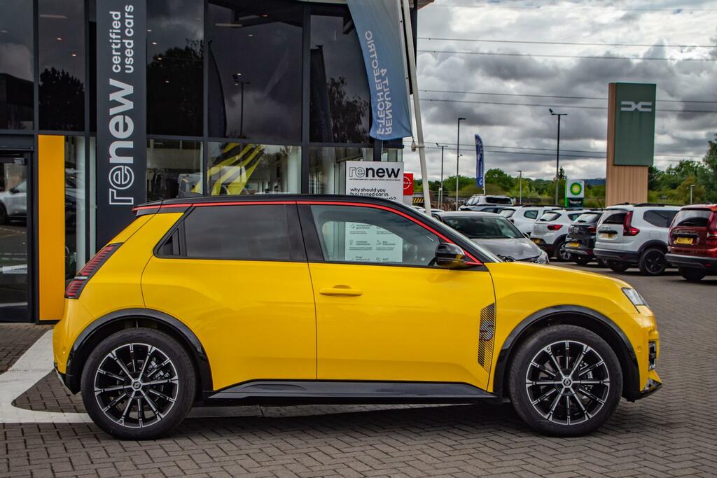 Renault 5 E-Tech E-tech Hatchback Iconic Five Yellow #2