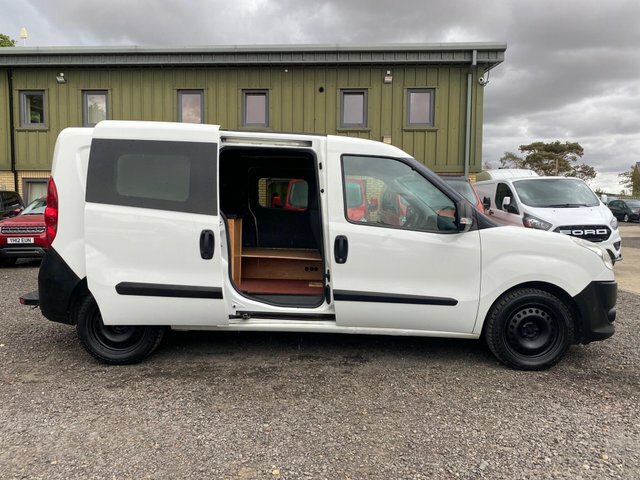 Fiat Doblo Panel Van Red #8