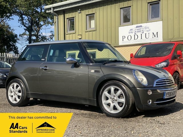Mini Hatch White #1