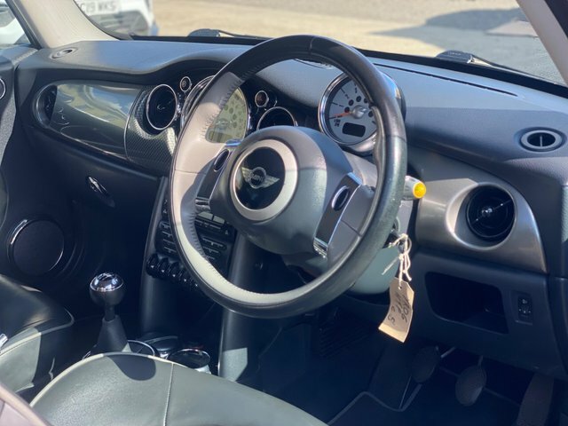 Mini Hatch White #29