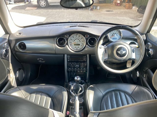 Mini Hatch White #40