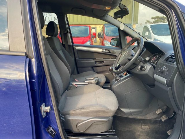 Vauxhall Zafira 1.6 16V Exclusiv Euro 5 EK13ATY Blue #4