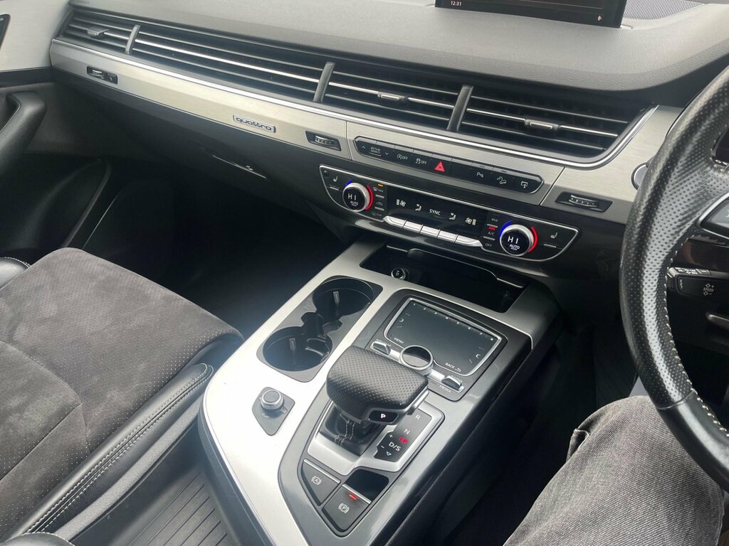 Audi Q7 Grey #16