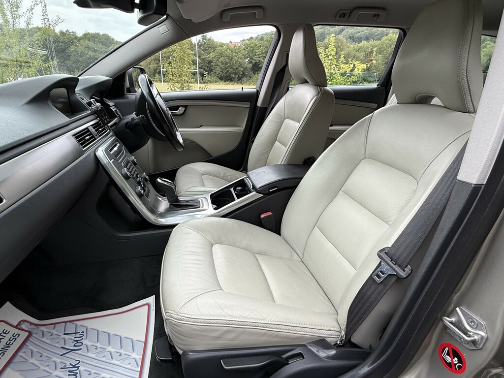 Volvo XC70 Estate Black #12