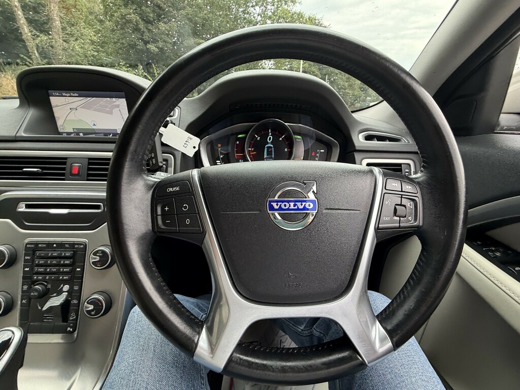 Volvo XC70 Estate Black #27