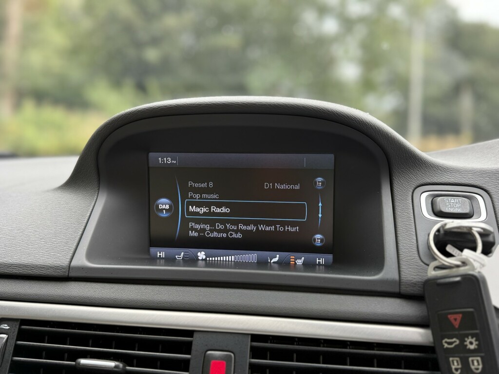 Volvo XC70 Estate Black #23