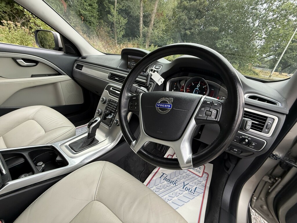 Volvo XC70 Estate Black #24