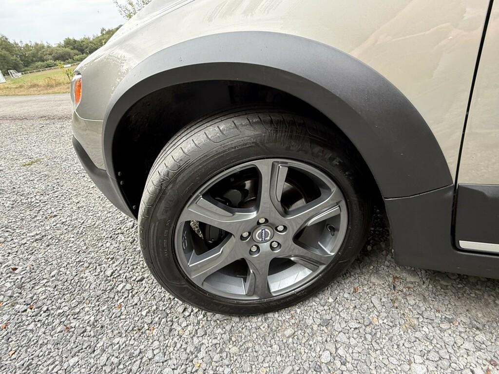 Volvo XC70 Estate Black #10