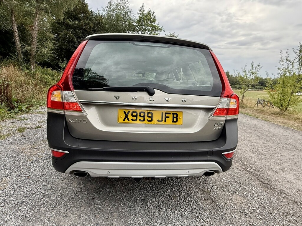 Volvo XC70 Estate Black #7