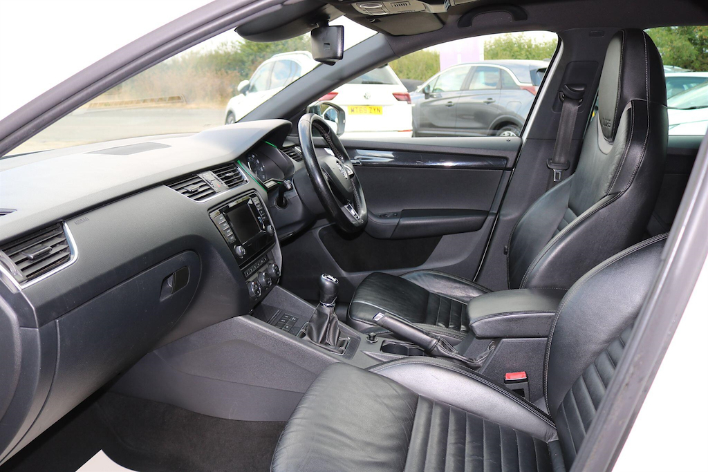 Skoda Octavia Vrs White #20