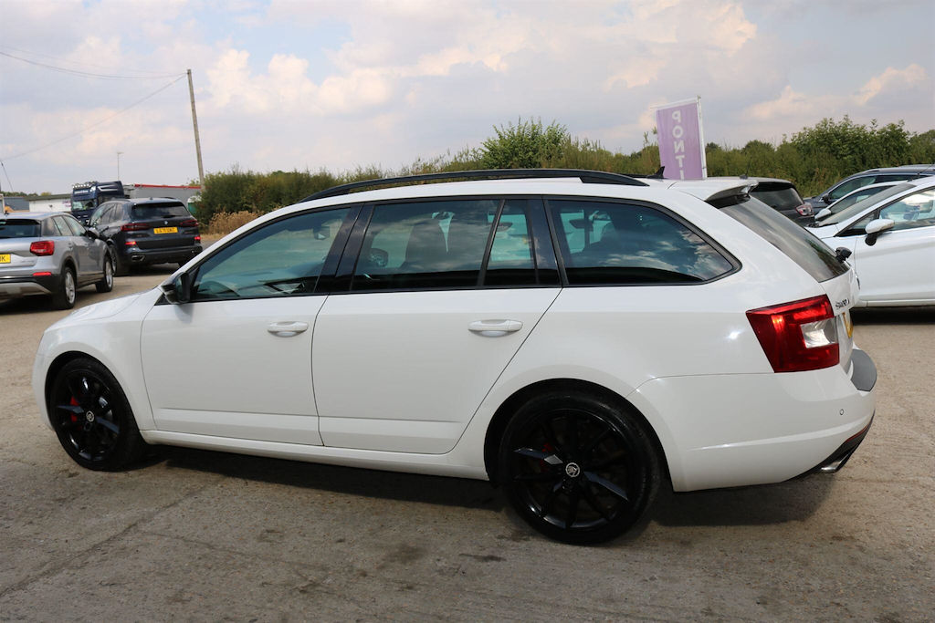 Skoda Octavia Vrs White #11