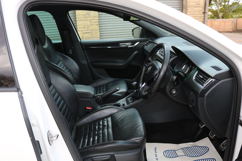 Skoda Octavia Vrs White #17