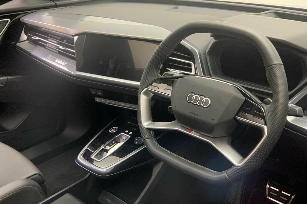 Audi Q4 E Tron Q4 Sportback Black Edition 45 E-tron Quattro 210,0 YS25FTK Purple #5