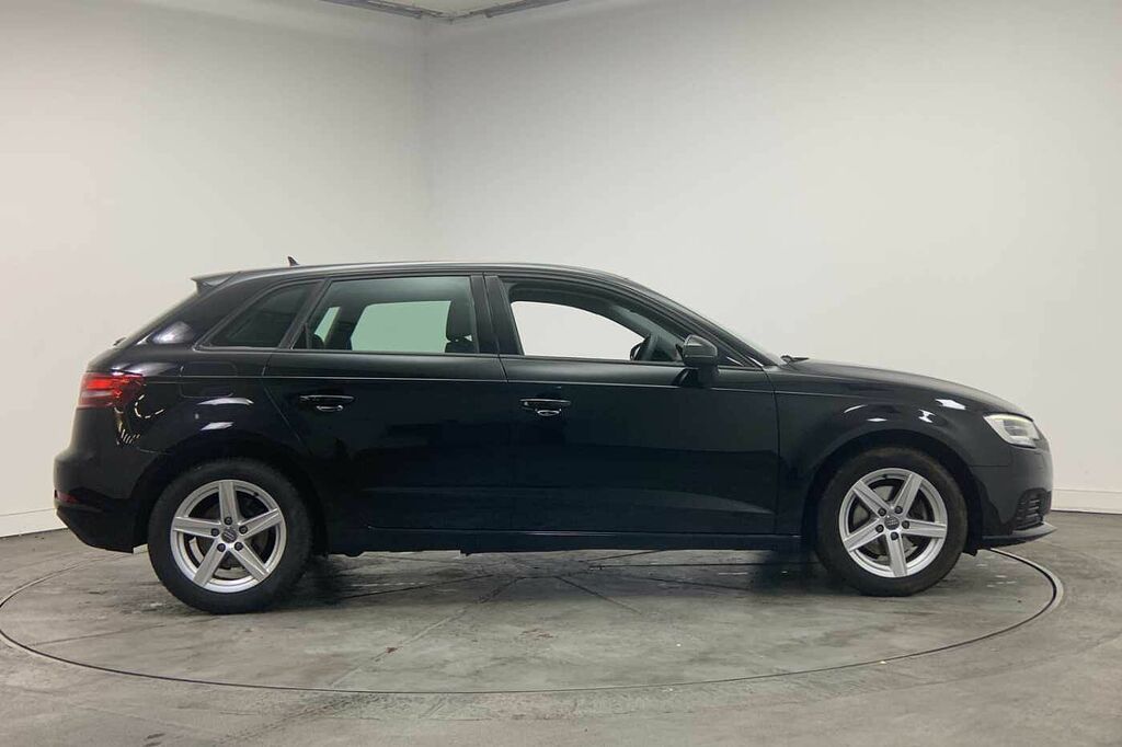 Audi A3 Se Technik 30 Tfsi 116 Ps 6-Speed - 2020 HJ20WZL Black #4