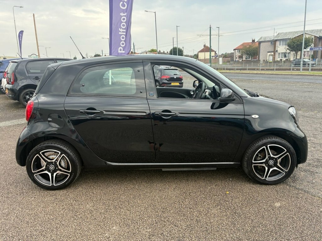 Smart Forfour Hatchback EN69LYU Black #6