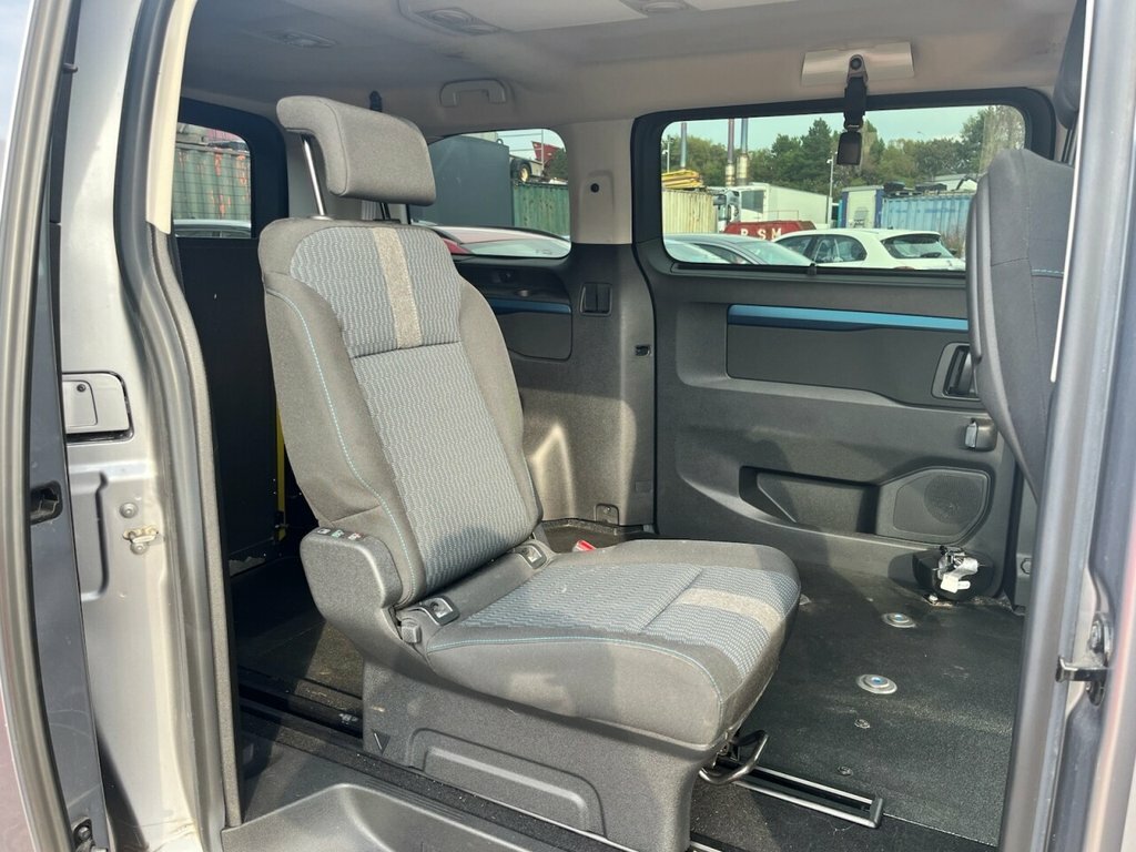 Peugeot Traveller 2L Active White #8