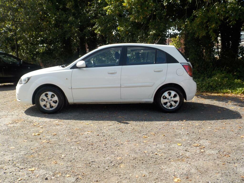 Kia RIO 1.4L Graphite Silver #2
