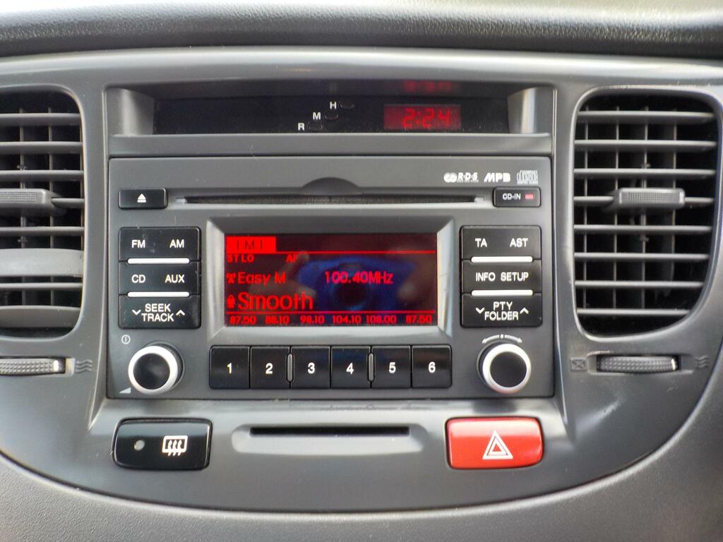 Kia RIO 1.4L Graphite Silver #17