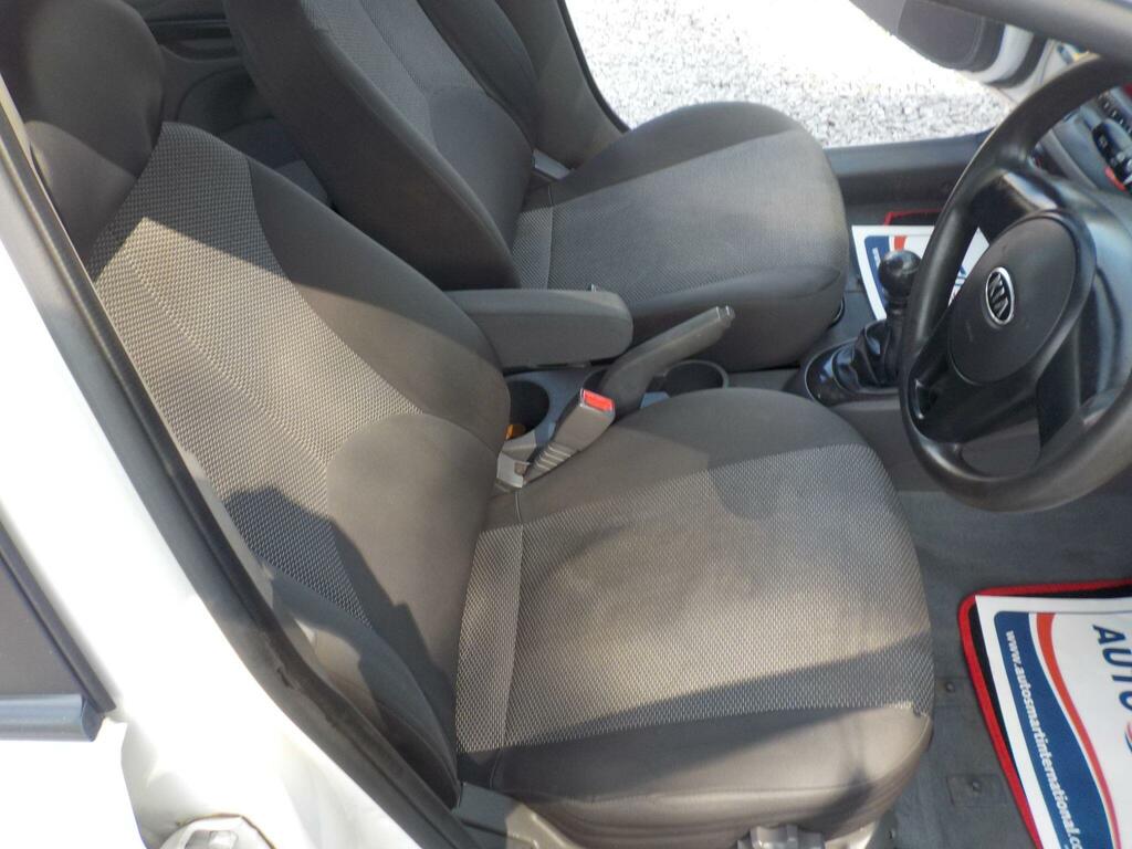 Kia RIO 1.4L Graphite Silver #18