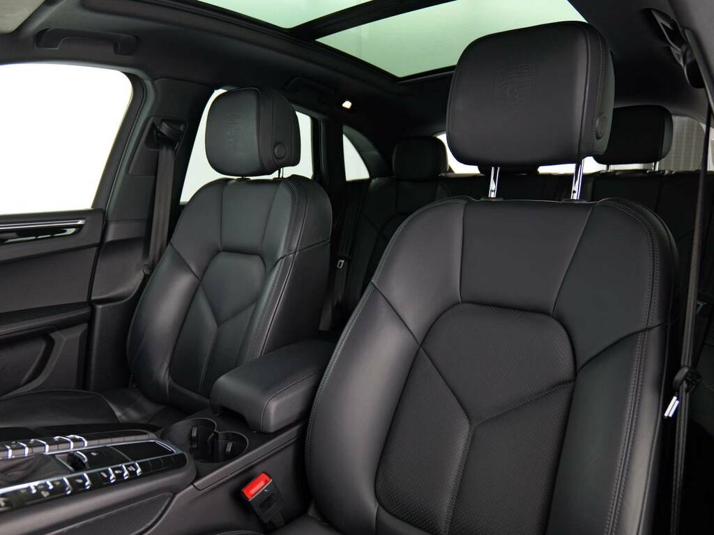 Porsche Macan S Black #5