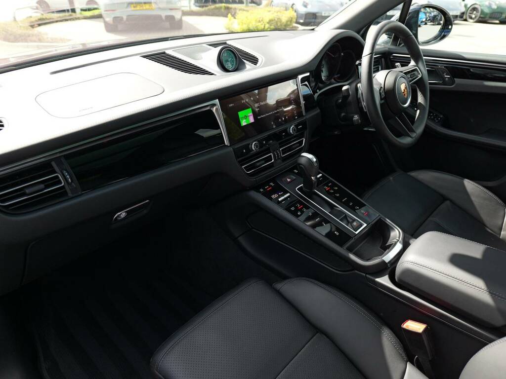 Porsche Macan S Black #4